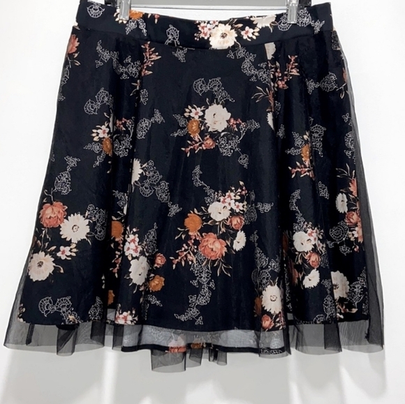 Torrid floral skater  skirt with tulle overlay sz 1xl (1) like new! - Picture 12 of 12